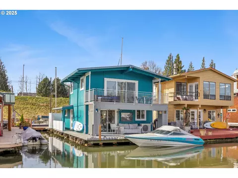 55 NE Bridgeton #10, Portland, OR 97211