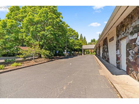 2111 Minnesota St, Eugene, OR 97402 photo 11