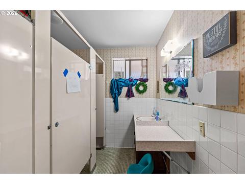 2111 Minnesota St, Eugene, OR 97402 photo 21