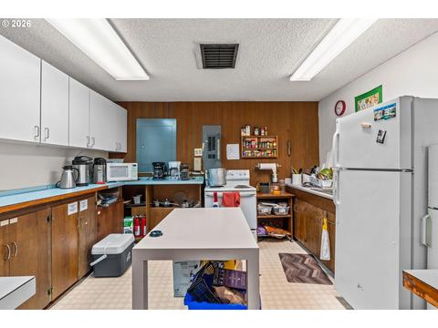 2111 Minnesota St, Eugene, OR 97402 photo 17