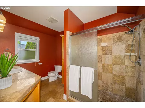 159 Crocker Ln, Eugene, OR 97404 photo 16