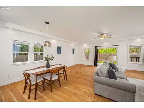 159 Crocker Ln, Eugene, OR 97404 photo 8