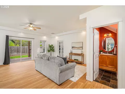 159 Crocker Ln, Eugene, OR 97404 photo 10