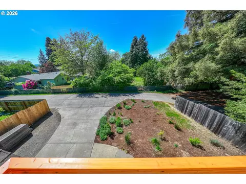 159 Crocker Ln, Eugene, OR 97404 photo 18