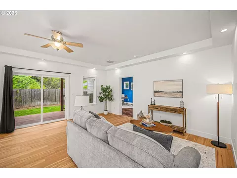 159 Crocker Ln, Eugene, OR 97404 photo 9
