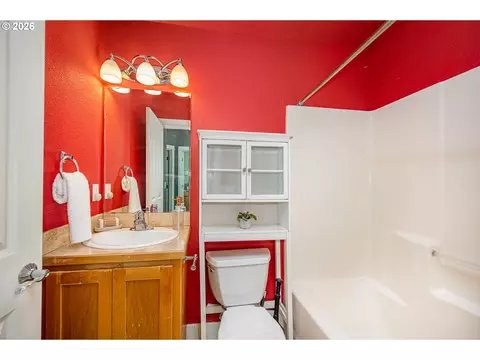 159 Crocker Ln, Eugene, OR 97404 photo 22