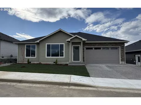 117 Coles Valley St, Sutherlin, OR 97479