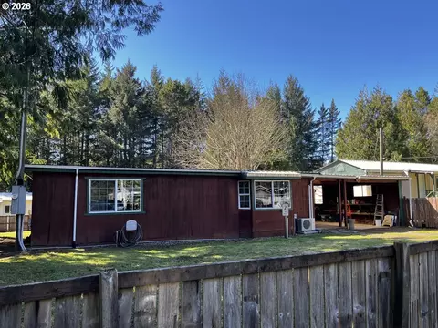 85122 Cedar Dr, Florence, OR 97439