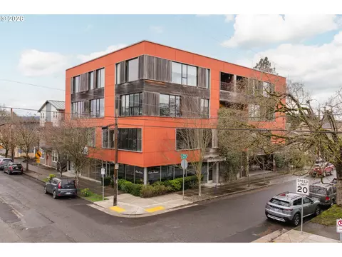 2373 SE 44th Ave #302, Portland, OR 97215