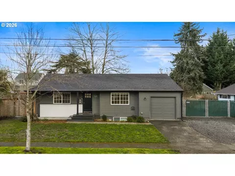 445 W Exeter St, Gladstone, OR 97027