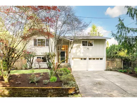 7422 SW 37th Ave, Portland, OR 97219