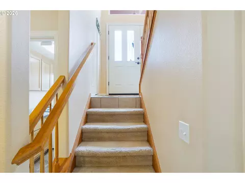Entry Way - 3363 Bentley Ave, Eugene, OR 97405 photo 1 of 2