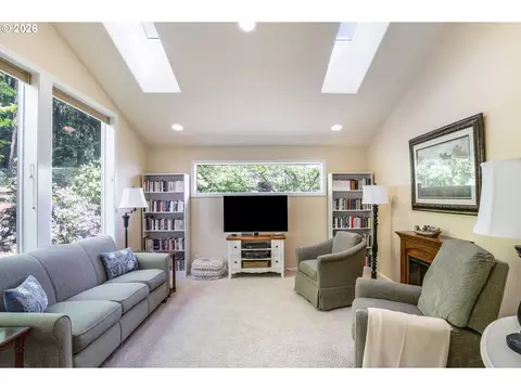 Living - 3363 Bentley Ave, Eugene, OR 97405 photo 3 of 4