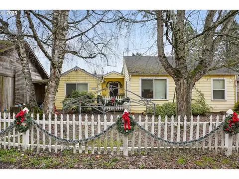 4563 Hazelgreen Rd NE, Salem, OR 97305
