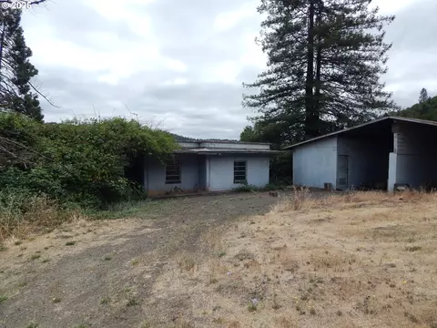 234 Mclain Ave, Roseburg, OR 97471