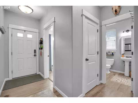 Entry Way - 344 SE Condor Dr, Gresham, OR 97080 photo 1 of 6