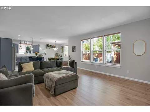Living - 344 SE Condor Dr, Gresham, OR 97080 photo 2 of 4