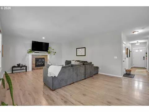 Living - 344 SE Condor Dr, Gresham, OR 97080 photo 3 of 4