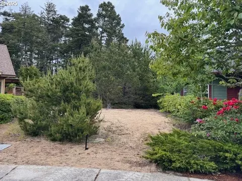1629 38th Loop, Florence, OR 97439 photo 1