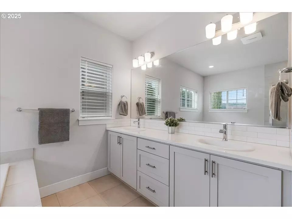 Bath - 15409 NW Orchid St, Portland, OR 97229 photo 4 of 5