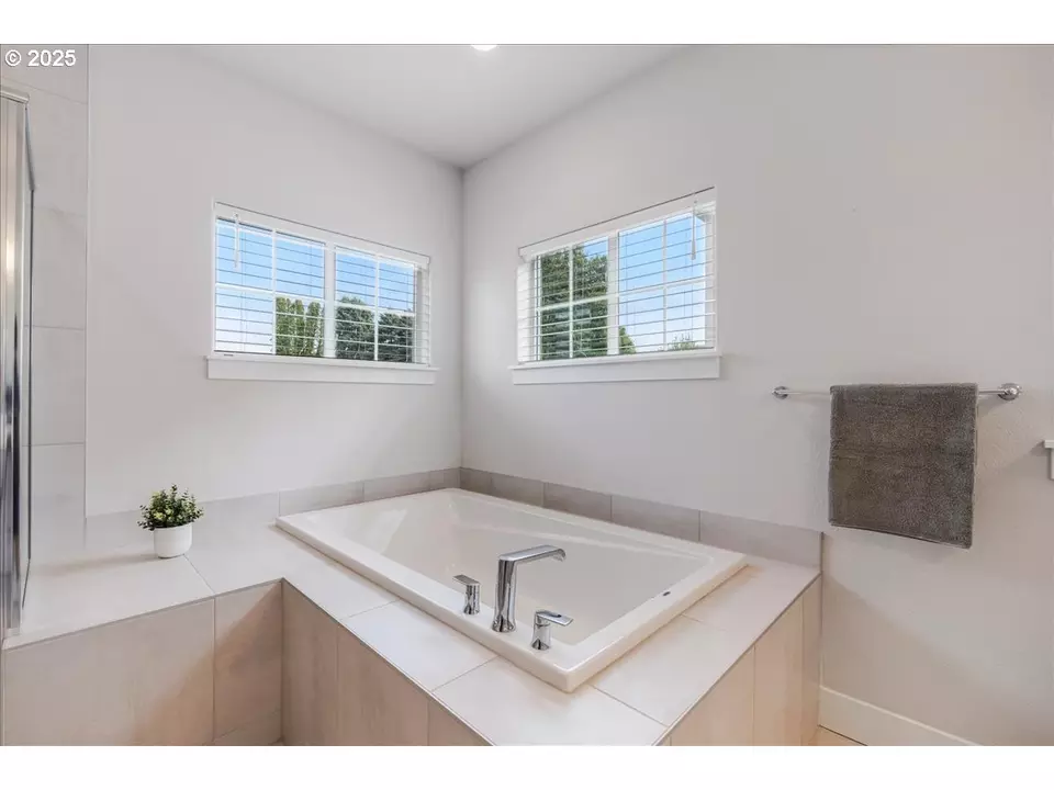 Bath - 15409 NW Orchid St, Portland, OR 97229 photo 3 of 5