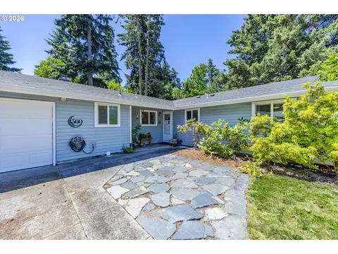 Exterior - 560 Blackfoot Ave, Eugene, OR 97404 photo 4 of 14