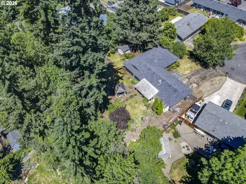 View/Area - 560 Blackfoot Ave, Eugene, OR 97404 photo 4 of 5