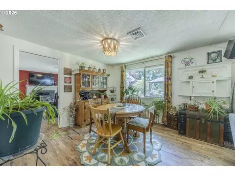Dining - 560 Blackfoot Ave, Eugene, OR 97404 photo 2 of 2