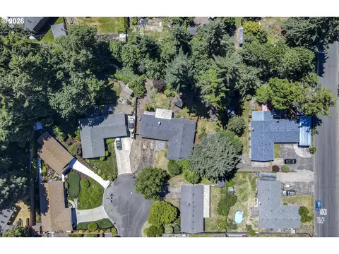 View/Area - 560 Blackfoot Ave, Eugene, OR 97404 photo 2 of 5