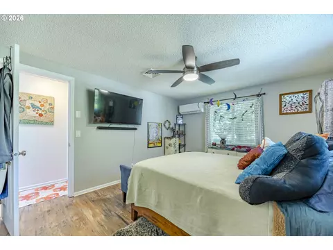 Bedroom - 560 Blackfoot Ave, Eugene, OR 97404 photo 2 of 3