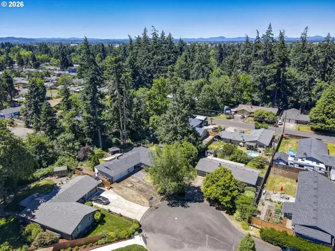 View/Area - 560 Blackfoot Ave, Eugene, OR 97404 photo 3 of 5
