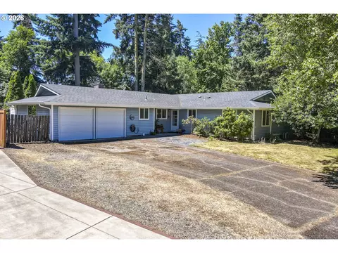 Exterior - 560 Blackfoot Ave, Eugene, OR 97404 photo 2 of 14