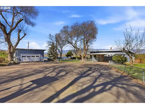 1829 E 8th St, The Dalles, OR 97058