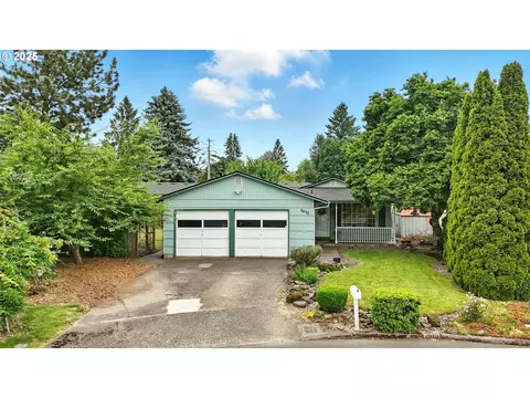 2070 NE Juniper Ct, Gresham, OR 97030