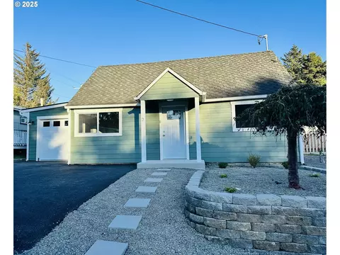 312 SE Neptune Ave, Lincoln City, OR 97367