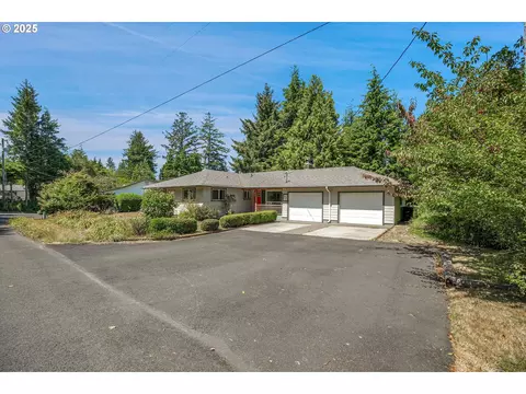 360 NEdgecliff Dr, Waldport, OR 97394