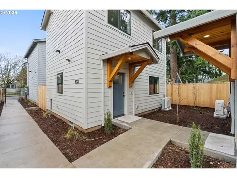 5712 SE Ramona St #B, Portland, OR 97206