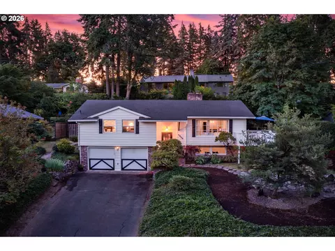 2680 Greentree Rd, Lake Oswego, OR 97034
