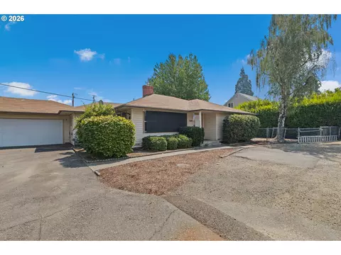1161 NW Ellis St, Roseburg, OR 97471