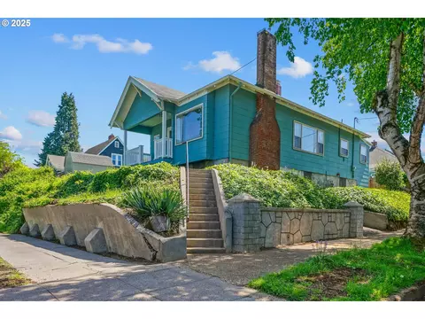 806 NE Stafford St, Portland, OR 97211