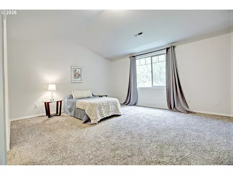 Bedroom - 19155 Oak Ave, Sandy, OR 97055 photo 1 of 4