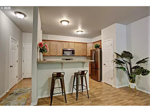 Kitchen - 19155 Oak Ave, Sandy, OR 97055 photo 1 of 3