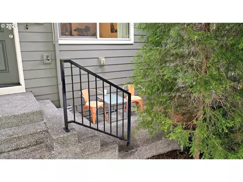 Exterior - 19155 Oak Ave, Sandy, OR 97055 photo 1 of 3