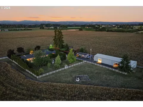 6090 Hwy 211, Hubbard, OR 97032