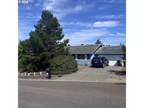 1370 Zebrawood St, Florence, OR 97439
