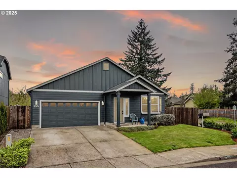 965 S 1st St, Cottage Grove, OR 97424