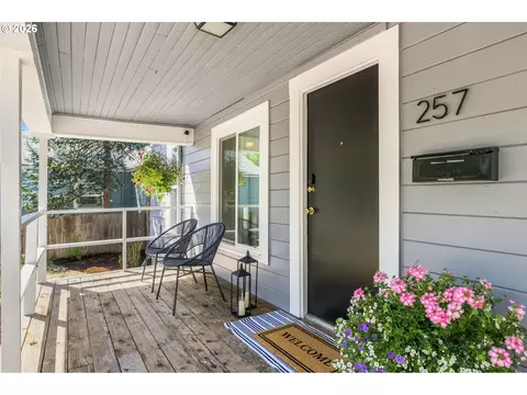 Exterior - 257 W 15th Ave, Eugene, OR 97401 photo 2 of 4