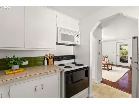 Kitchen - 257 W 15th Ave, Eugene, OR 97401 photo 5 of 5