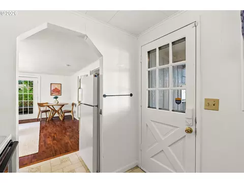 Entry Way - 257 W 15th Ave, Eugene, OR 97401 photo 1 of 1