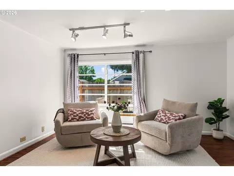 Living - 257 W 15th Ave, Eugene, OR 97401 photo 2 of 2